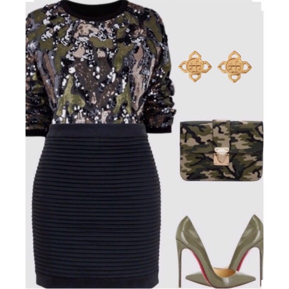 TORY BURCH • Gold Babylon Earrings - Picture 4 of 4